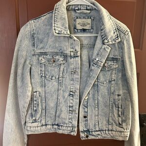 Ashley Vintage Charm 100% Cotton Distressed Denim Jean Jacket